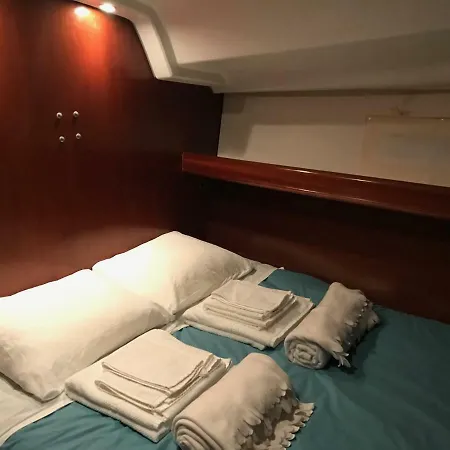 船上ホテル Sail Vessel At